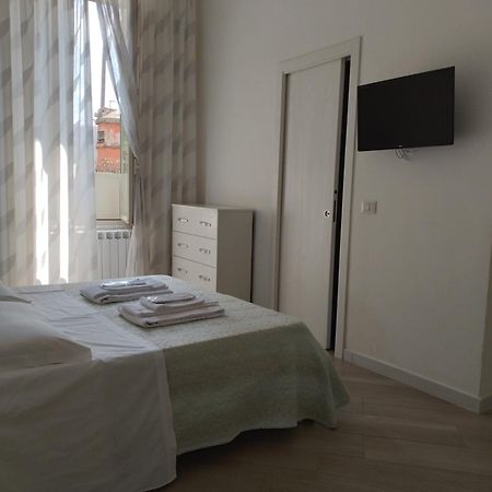 Casa Theodor B&B Наполи Екстериор снимка
