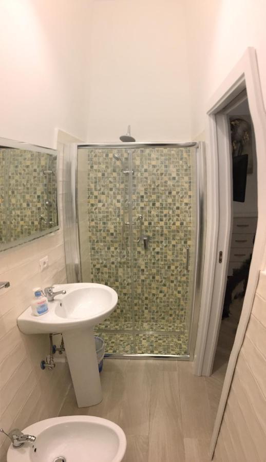 Casa Theodor B&B Наполи Екстериор снимка
