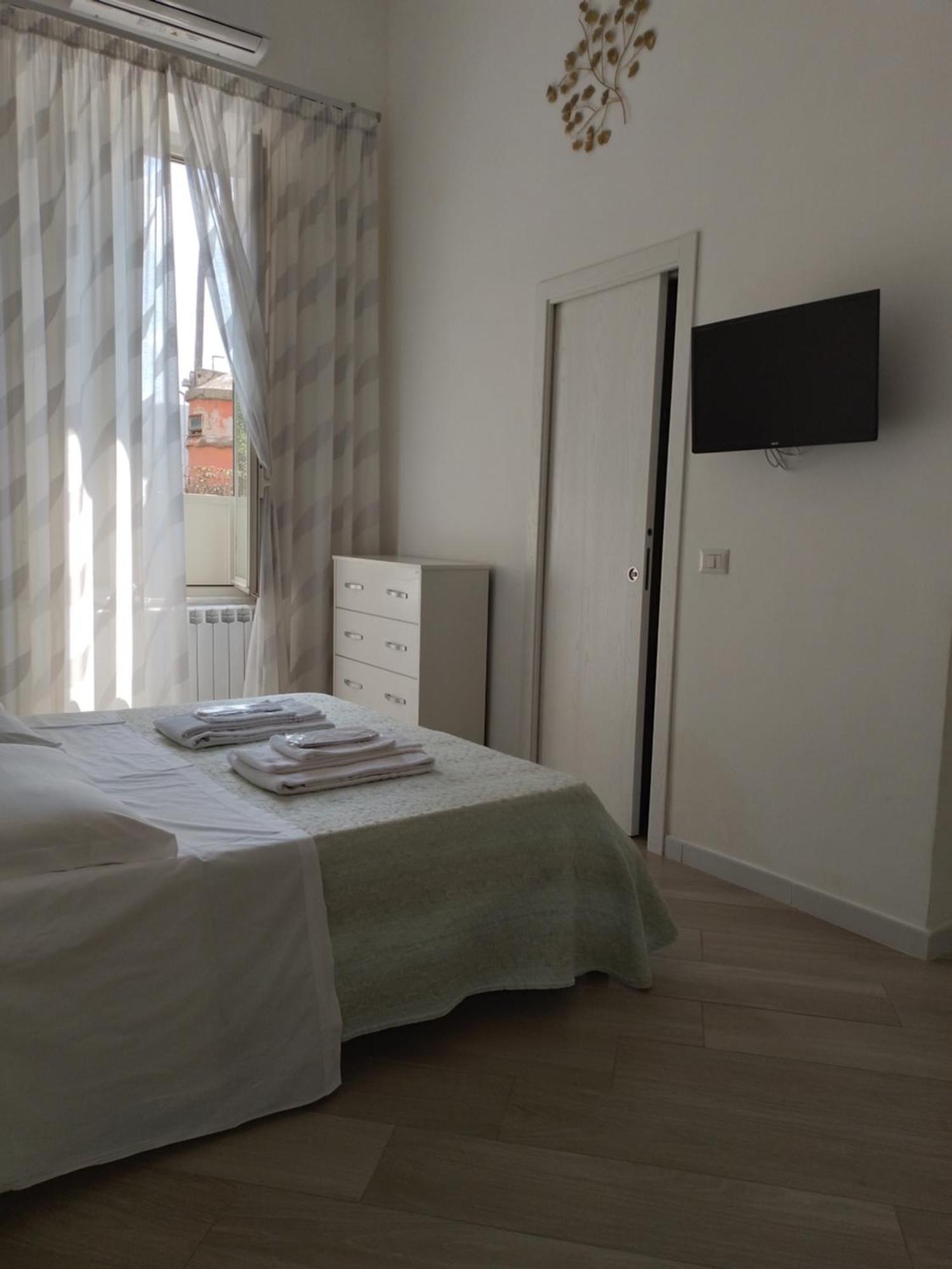 Casa Theodor B&B Наполи Екстериор снимка